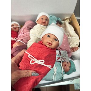 Nines D'Onil Realistická španielska bábika- Baby, červená 26cm