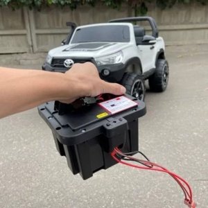 mamido  Náhradný box na batérií pre Toyota Hilux HL850